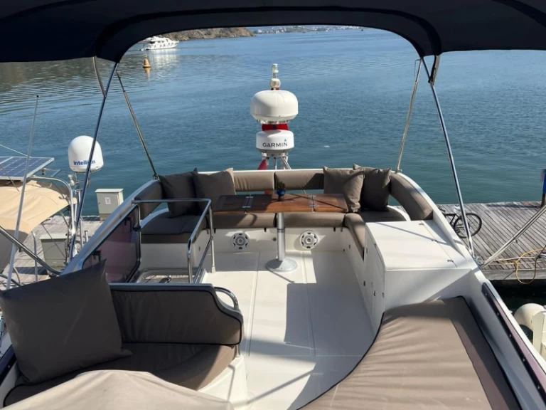 Verhuur Motorboot Numarine met vaarbewijs