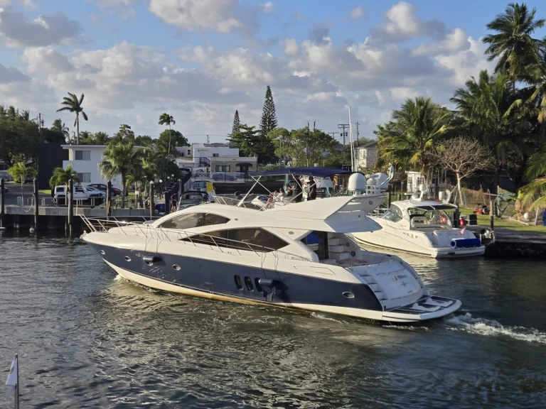 Verhuur Jacht in Miami - Sunseeker Manhattan 70