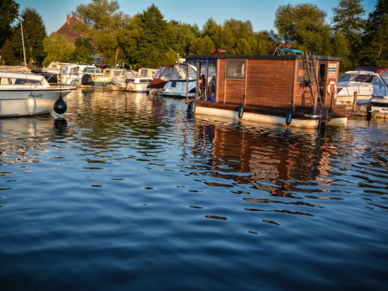 Verhuur Woonboot Floss met vaarbewijs
