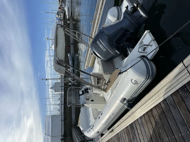 Bootverhuur Capelli Tempest 700 in Arzon via SamBoat