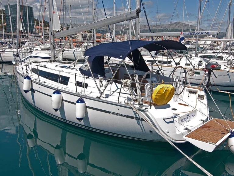 Bootverhuur Bavaria Cruiser 37 in Split via SamBoat