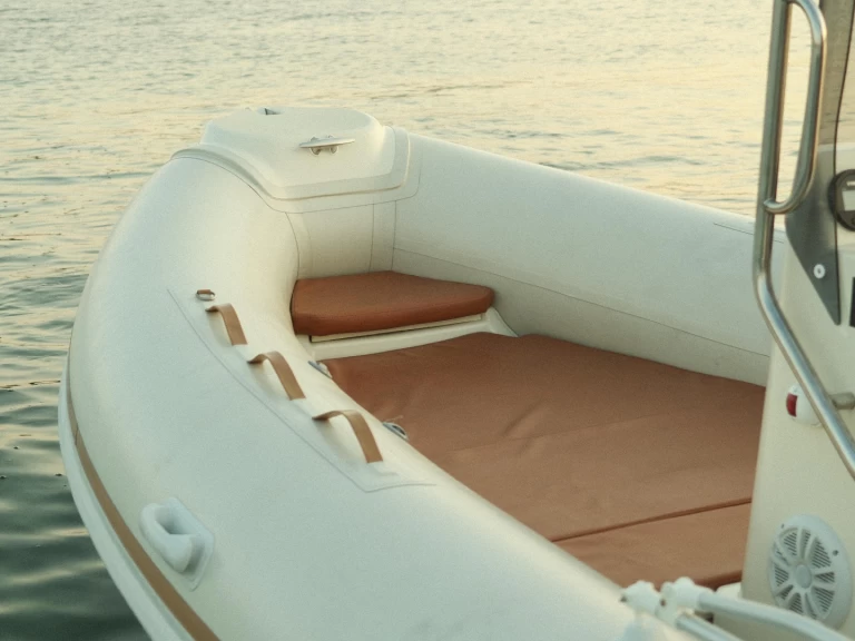 Huur een Ribmarine 585 in Porto Rotondo