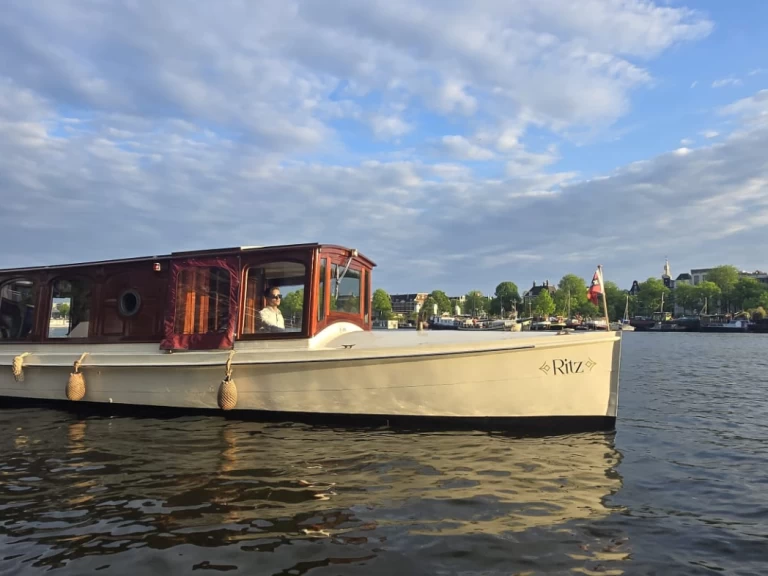 Woonboot te huur in Amsterdam voor de beste prijs