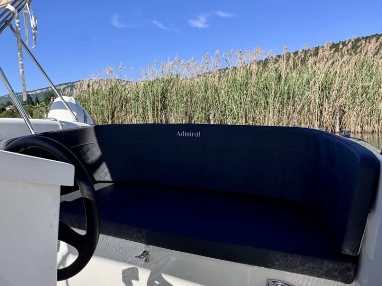 Bootverhuur Aix-les-Bains goedkoop 555 Tender