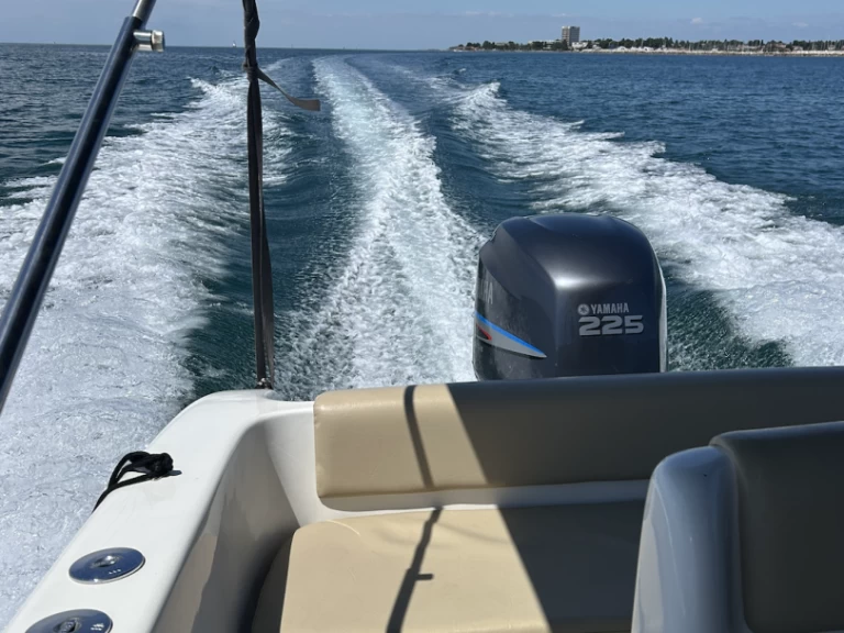 Verhuur Motorboot tecnofiber met vaarbewijs