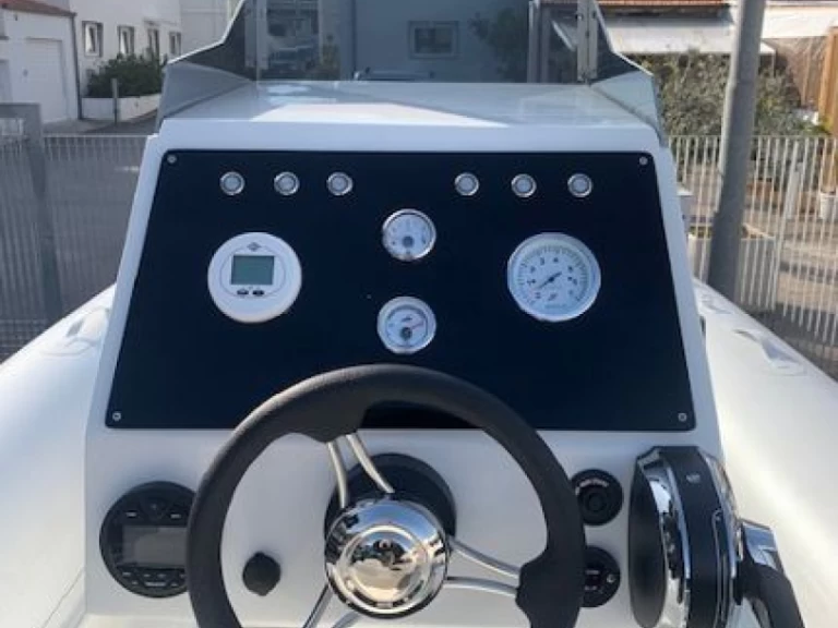 Verhuur RIB Astronautica met vaarbewijs