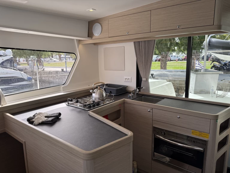 Bootverhuur Lagoon Lagoon 42 in Álimos via SamBoat