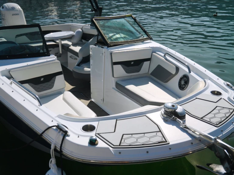 Bootverhuur Aix-les-Bains goedkoop HD 200 OB