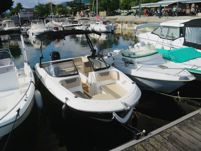Verhuur Motorboot in Aix-les-Bains - Bayliner BAYLINER VR4
