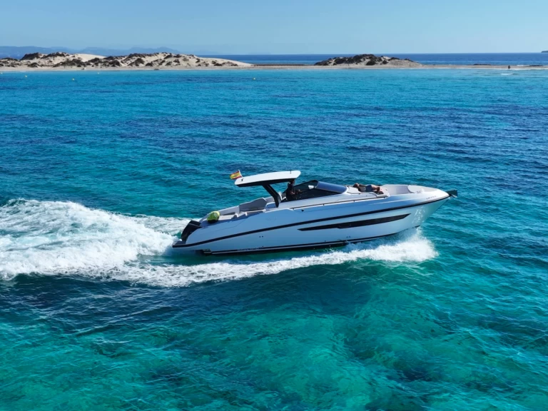 DAYTONA 35 11m te huur van particulier of professional in Ibiza Town