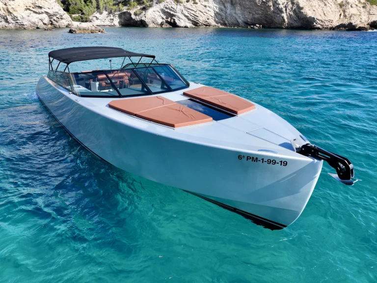 Huur een WATERDREAM CALIFORNIA 65 Sir Hotels in Ibiza Town