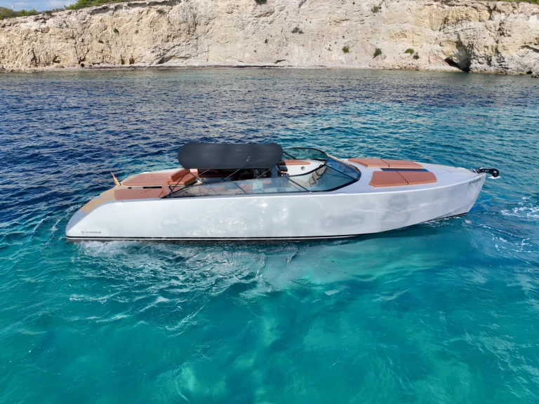 Bootverhuur Ibiza Town goedkoop Sir Hotels