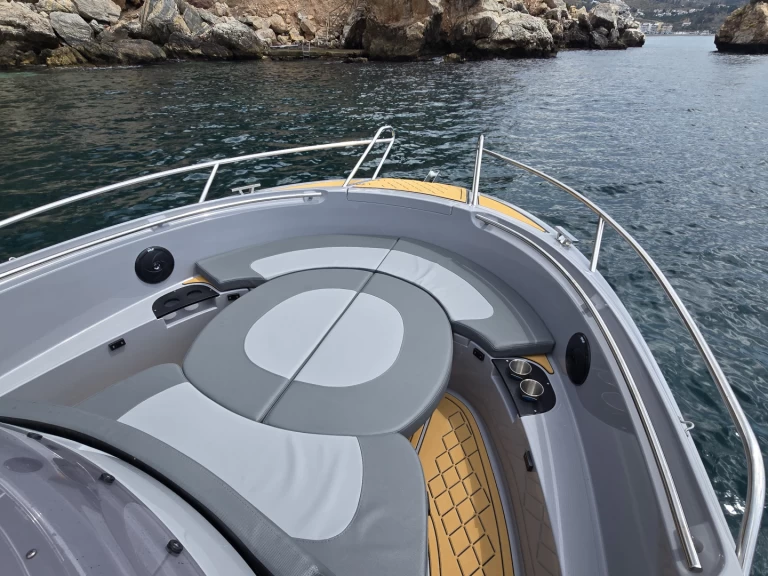 Motorboot te huur in La Herradura voor de beste prijs