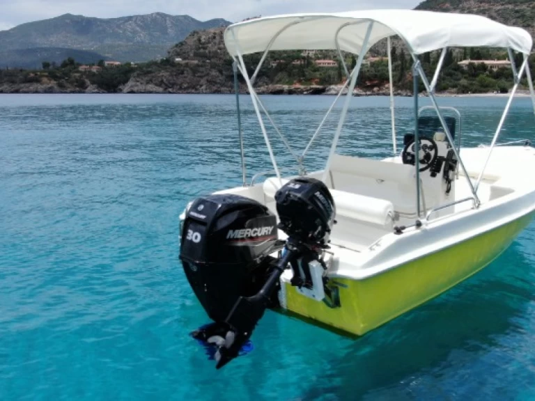 Motorboot te huur in Kardamýli voor de beste prijs