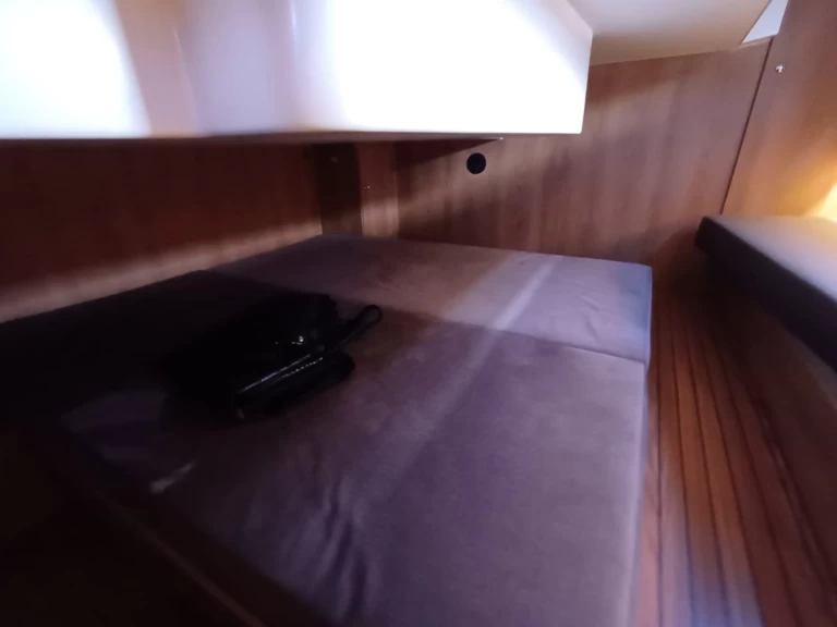 Nikhen Nikhen Aquasun 34 Sedan LP te huur van particulier of professional in Seget Donji