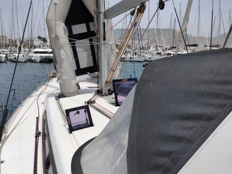 Huur een Bénéteau Oceanis 48 in Álimos