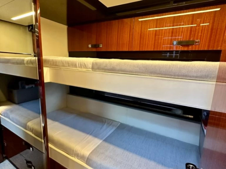 Huur een RIVA RIVALE 56 NEXT LEVEL in Santa Eulària des Riu