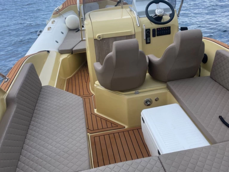 Aquamax 23 te huur van particulier of professional in Hvar