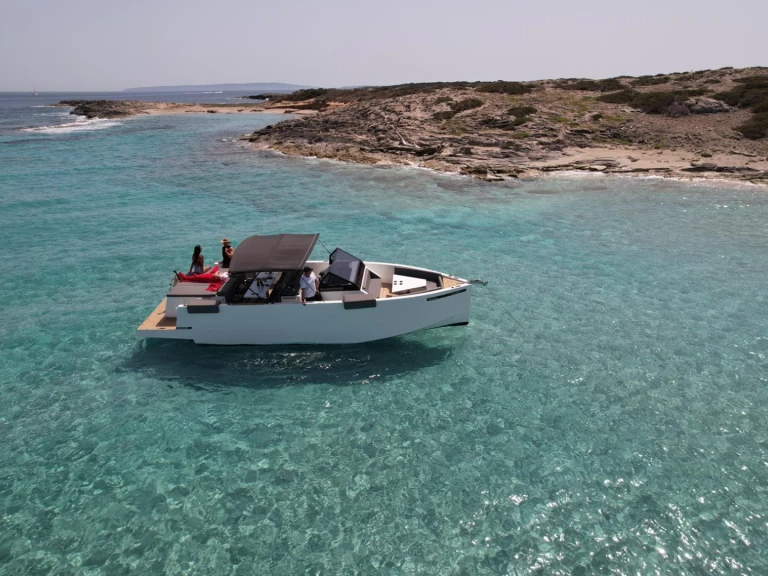 Huur een De Antonio 33 SEEA ONE in Ibiza Town