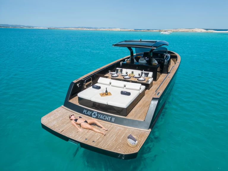 Verhuur Motorboot Pardo Yachts met vaarbewijs