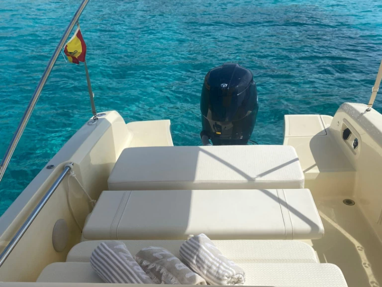 Jachthuur in Sant Antoni de Portmany - Invictus  Invictus 200SX via SamBoat