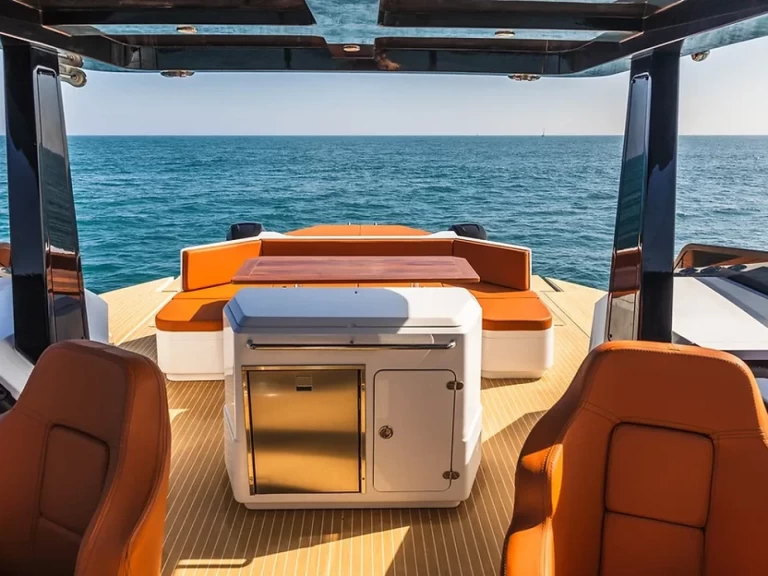 Verhuur Motorboot HOUSE OF HÜTTER met vaarbewijs