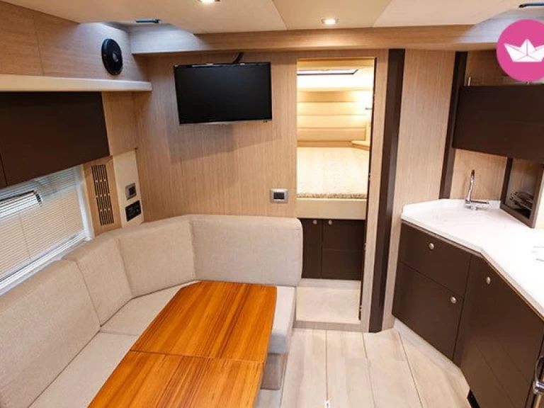 Huur een Cranchi Z35 in Taormina