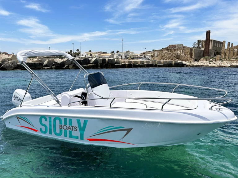 Huur een Red Sea Medusa 19 in Avola