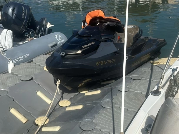 Jet Ski te huur in Santa Eulària des Riu voor de beste prijs