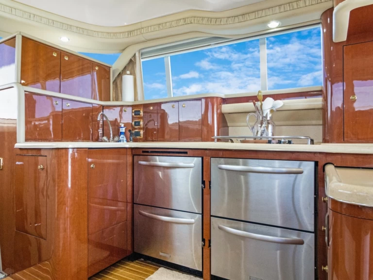 Huur een Sea Ray Sea Ray 550 Sedan Bridge in Miami