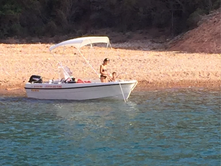 Huur Motorboot met of zonder schipper Terhi in Galéria