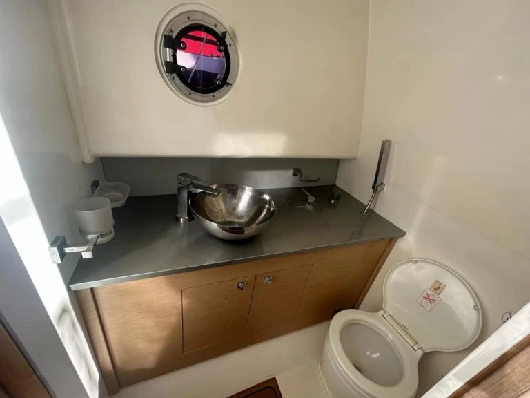 Bootverhuur Ajaccio goedkoop SACS 10 STRIDER