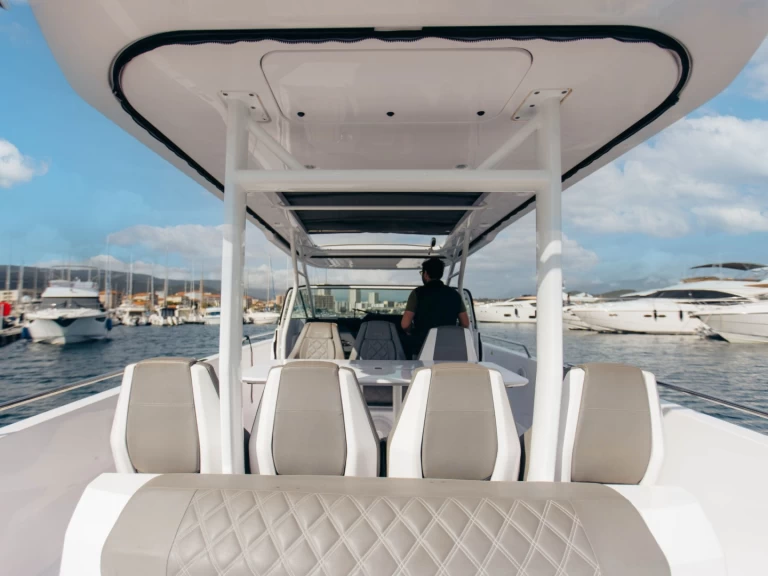 Bootverhuur Ajaccio goedkoop Axopar 37