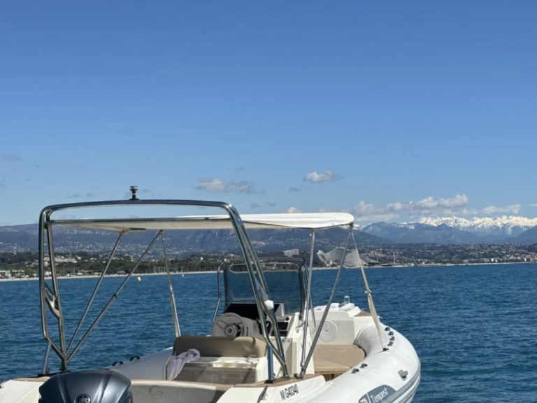 RIB te huur in Antibes voor de beste prijs