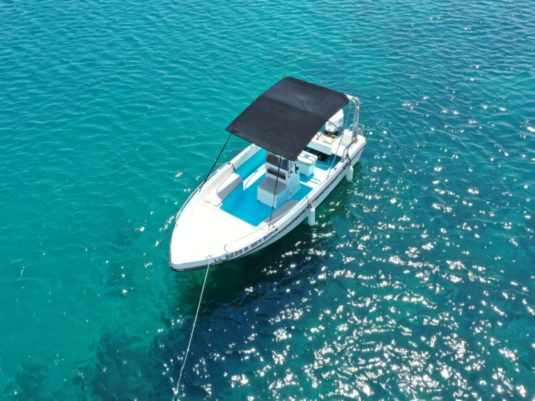 Huur een IORDANOU LTD AMATHUNTA 180 in Latchi