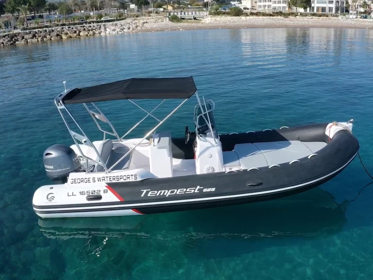 Huur een Capelli Tempest 625 Easy in Latchi