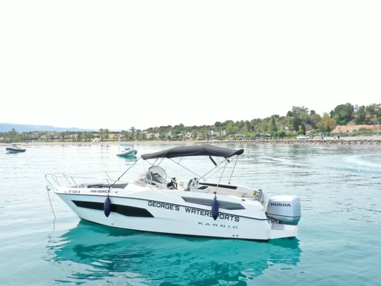 Huur een Karnic KARNIC 701 SL in Latchi