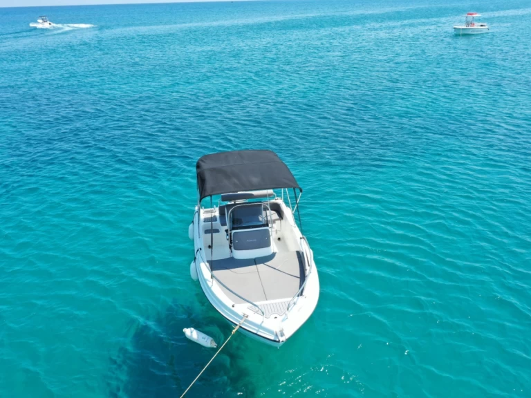 Huur een Karel KAREL PAXOS 170 in Latchi