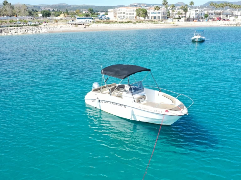 Huur Motorboot met of zonder schipper Karnic in Latchi