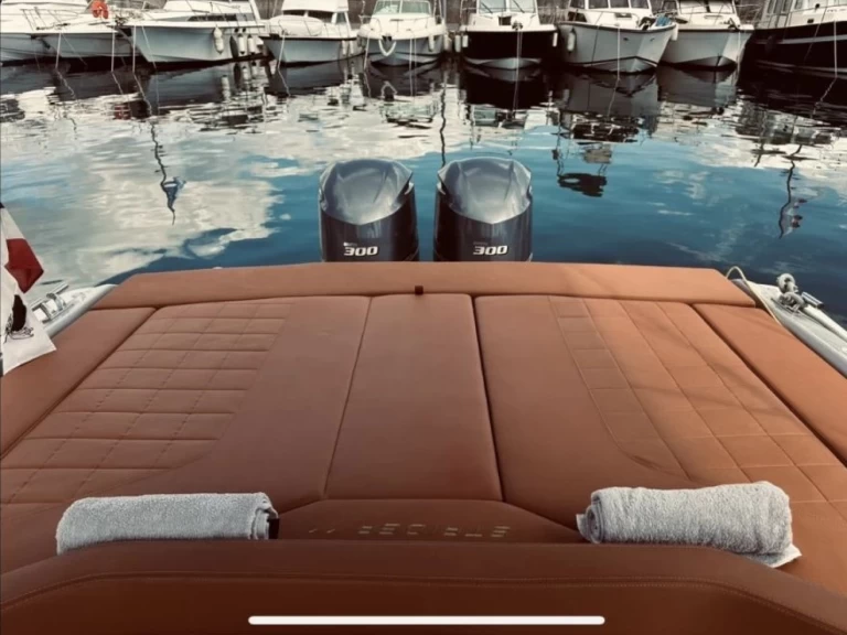 Bootverhuur Ajaccio goedkoop SACS 10 STRIDER