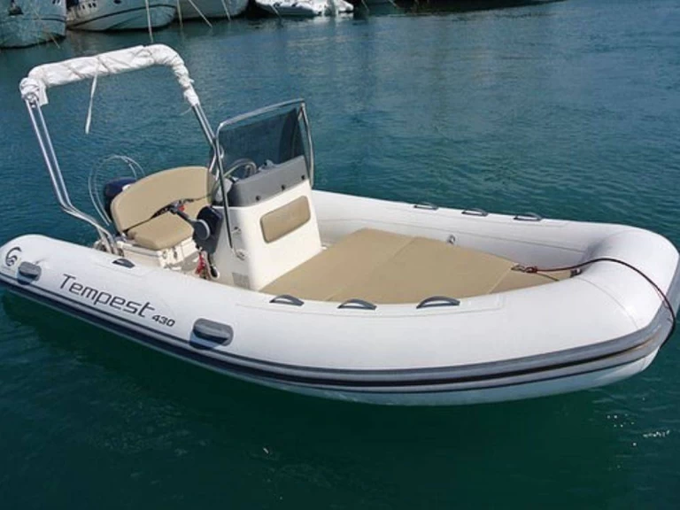 Huur RIB met of zonder schipper Capelli in Port de Hyères (St Pierre)