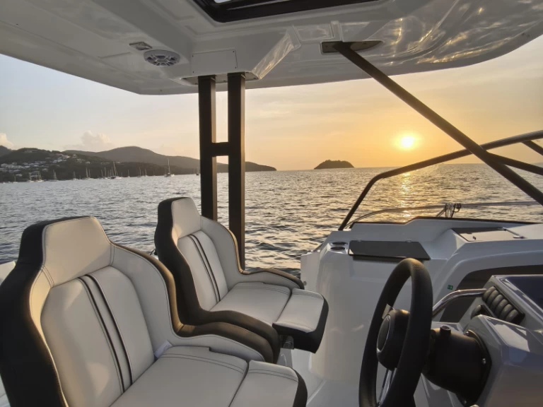 Jeanneau Cap Camarat 9.0 WA te huur van particulier of professional in Les Trois-Îlets