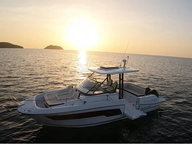 Verhuur Motorboot Jeanneau met vaarbewijs