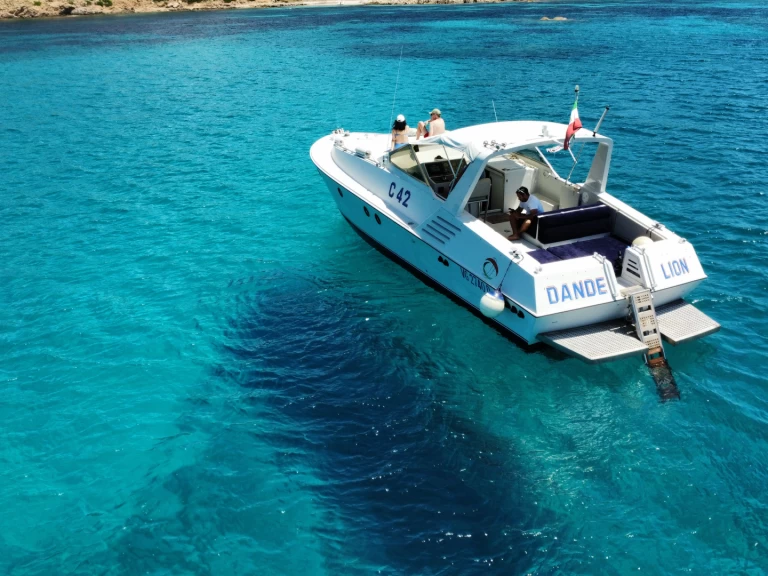 Bootverhuur Tecnomarine C 42 in Porto Rotondo via SamBoat