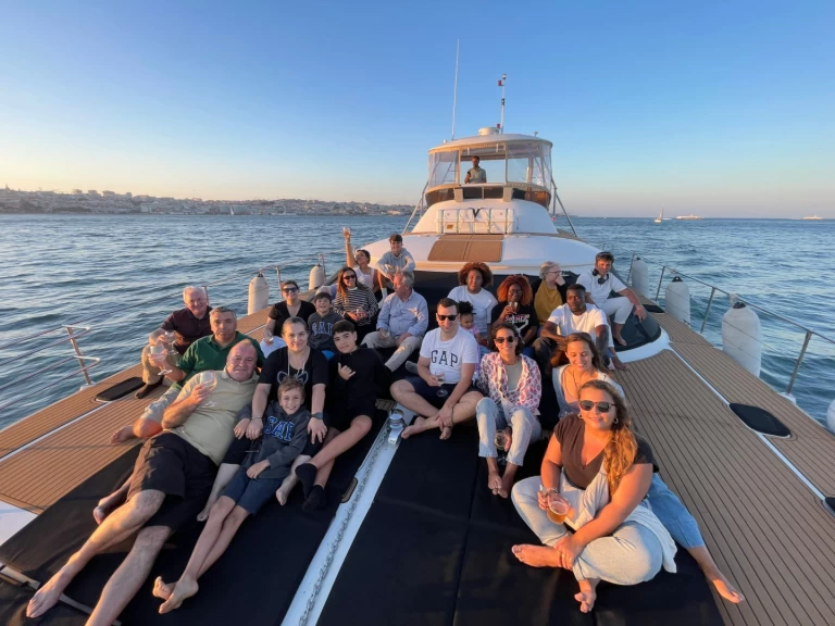 Huur een Prowler 480 in Lissabon