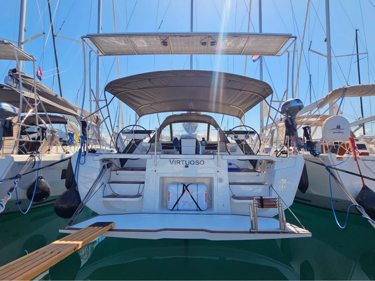 Bootverhuur Kaštel Gomilica goedkoop Dufour 44