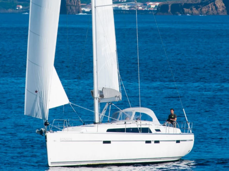 Huur een Bavaria Cruiser 46 in Angra do Heroísmo