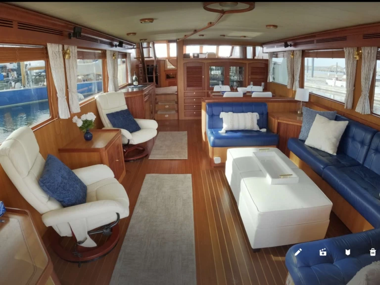 Bootverhuur Newport goedkoop What's Next