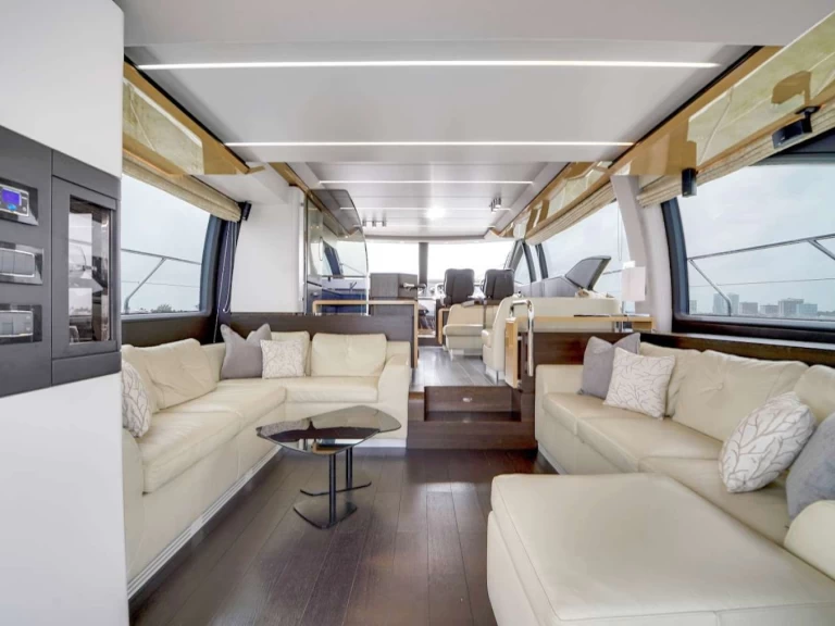 Verhuur Jacht Azimut met vaarbewijs