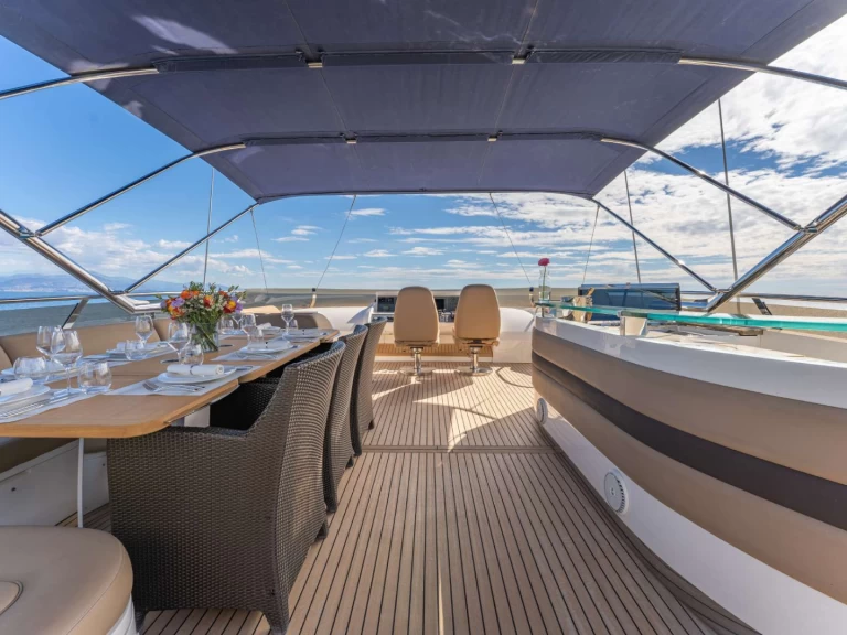 Jachthuur in Antibes - Princess, UK BLUE EYES via SamBoat